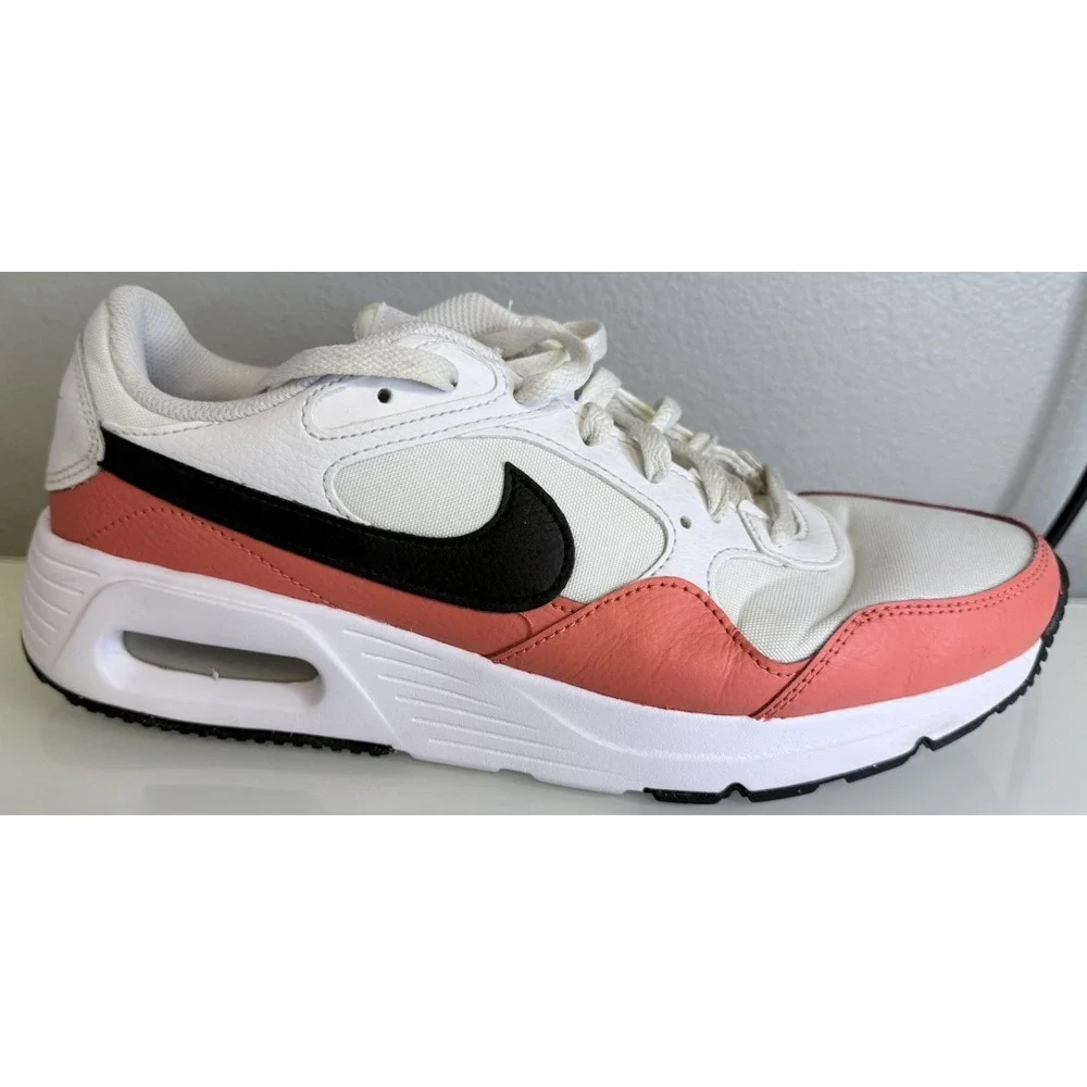 Nike step out